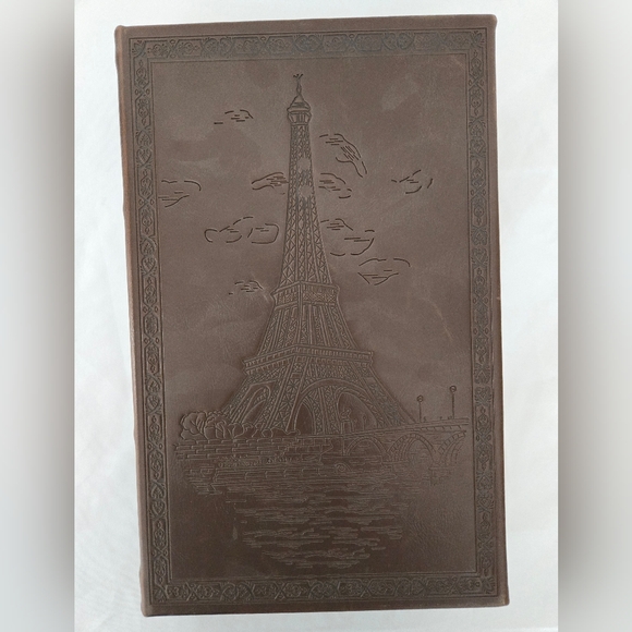 Secret Storage Book - Picture 1 of 6